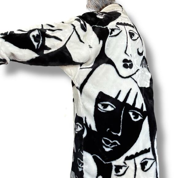 Vintage Donnybrook Faces Black White Faux Fur Coat Oversized Medium Art To Wear - Picture 9 of 15